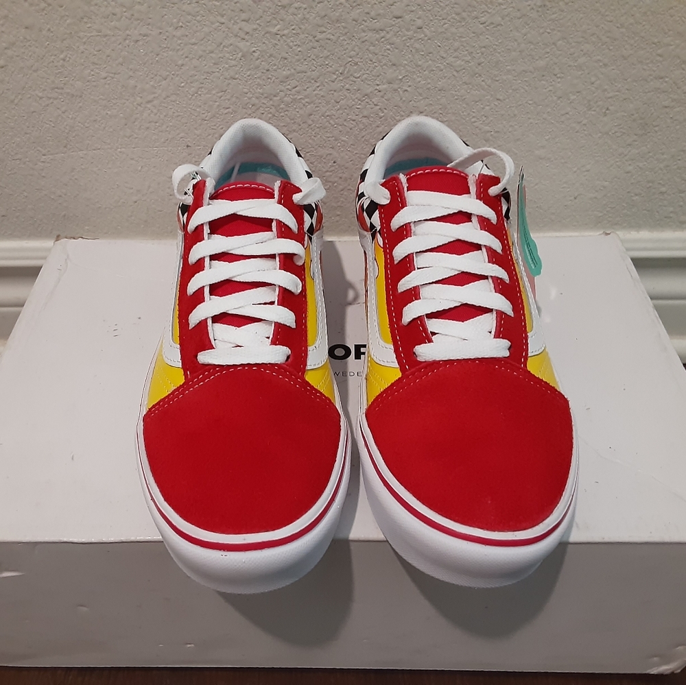Vans - Picture 2 of 4